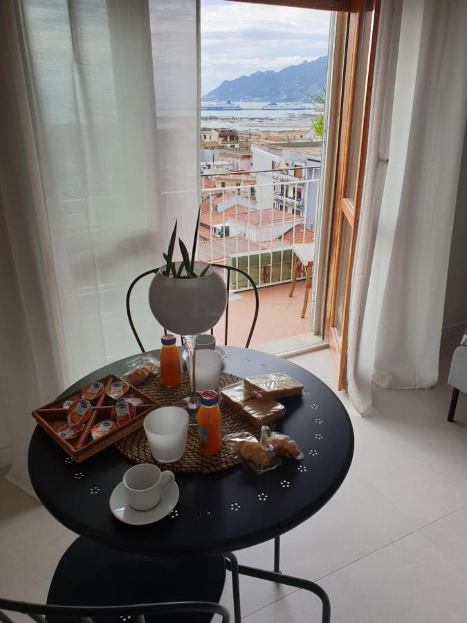 Oasi Al Centro Con Parcheggio Bed and Breakfast Salerno Eksteriør billede