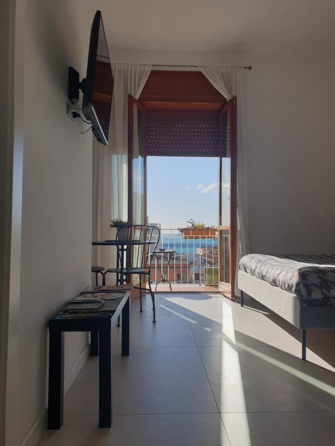 Oasi Al Centro Con Parcheggio Bed and Breakfast Salerno Eksteriør billede