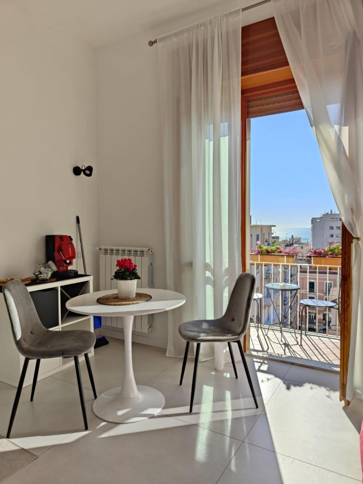 Oasi Al Centro Con Parcheggio Bed and Breakfast Salerno Eksteriør billede